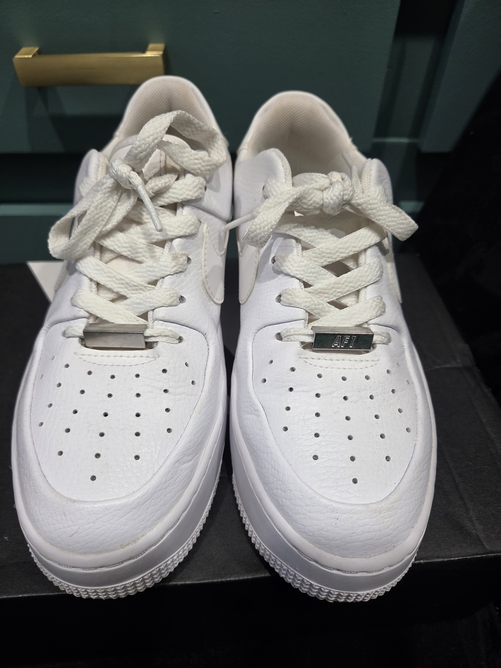 Classic White Low-Top Women's Leather Sneakers Thick Platform Sole No Box